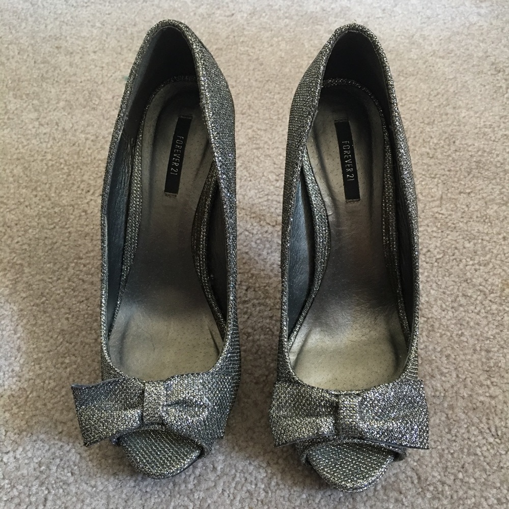 SPARKLY HEELS